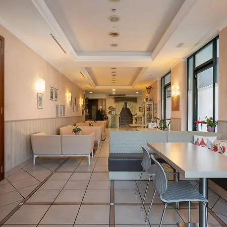 Hotel Mondial-2